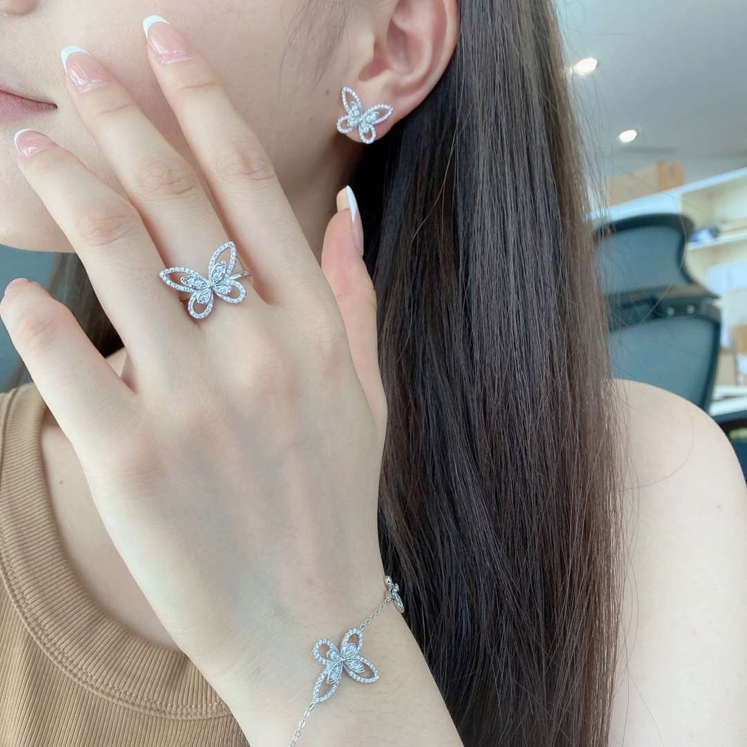 [Royal Jewelry]Delicate Butterfly Pendant Bracelet