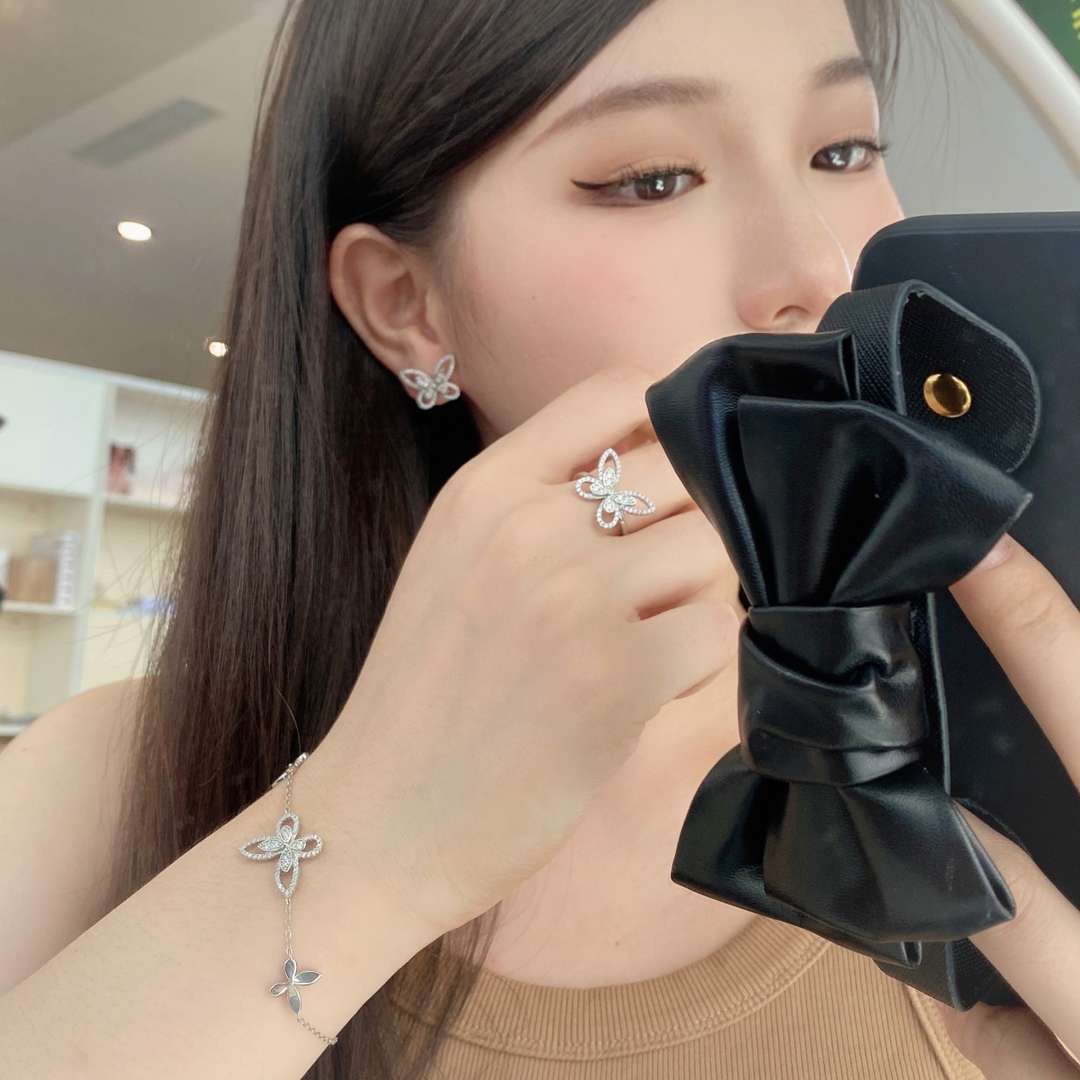 [Royal Jewelry]Delicate Butterfly Pendant Bracelet