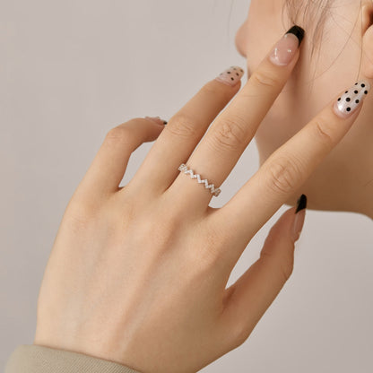 [Royal Jewelry]Delicate Enchanting Wave Shape Daily Ring