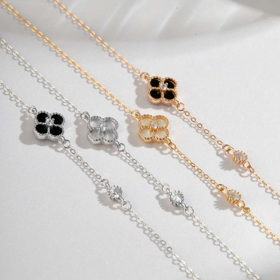 [Royal Jewelry]Delicate Four Leaf Clover Bracelet