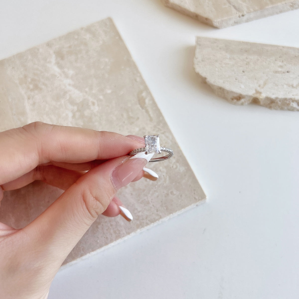 [Royal Jewelry]2.0 Carat Dazzling Sparkling Radiant Cut Party Ring