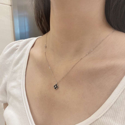 [Royal Jewelry]Delicate Flower Shape Necklace
