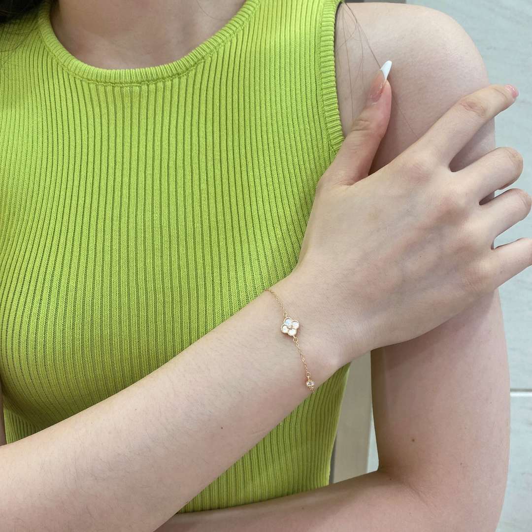 [Royal Jewelry]Delicate Four Leaf Clover Bracelet