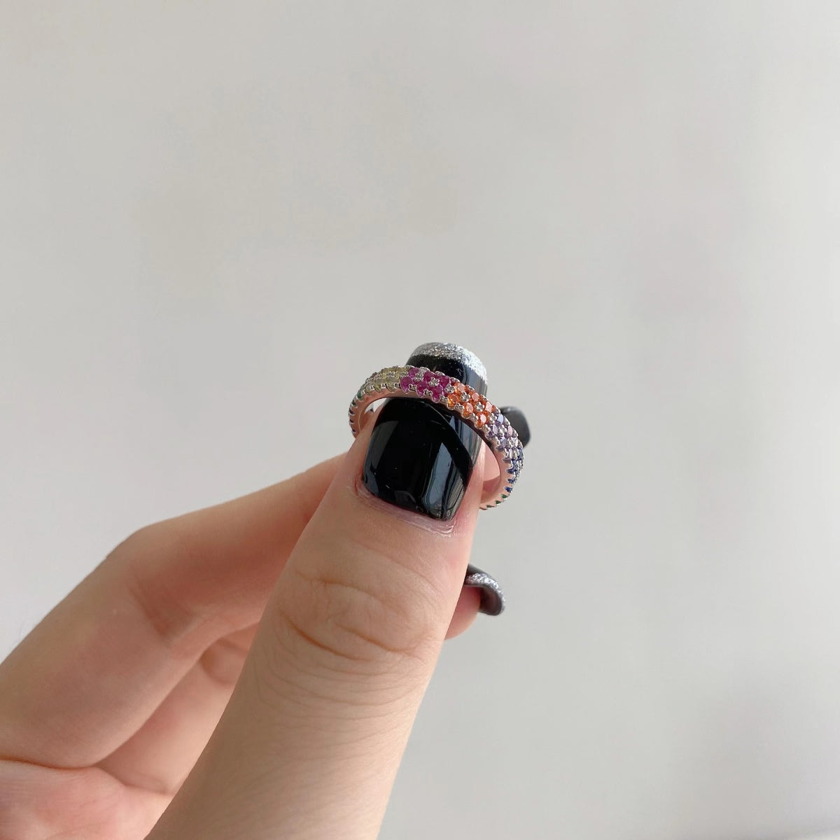 [Royal Jewelry]Unique Colorful Round Cut Tennis Ring