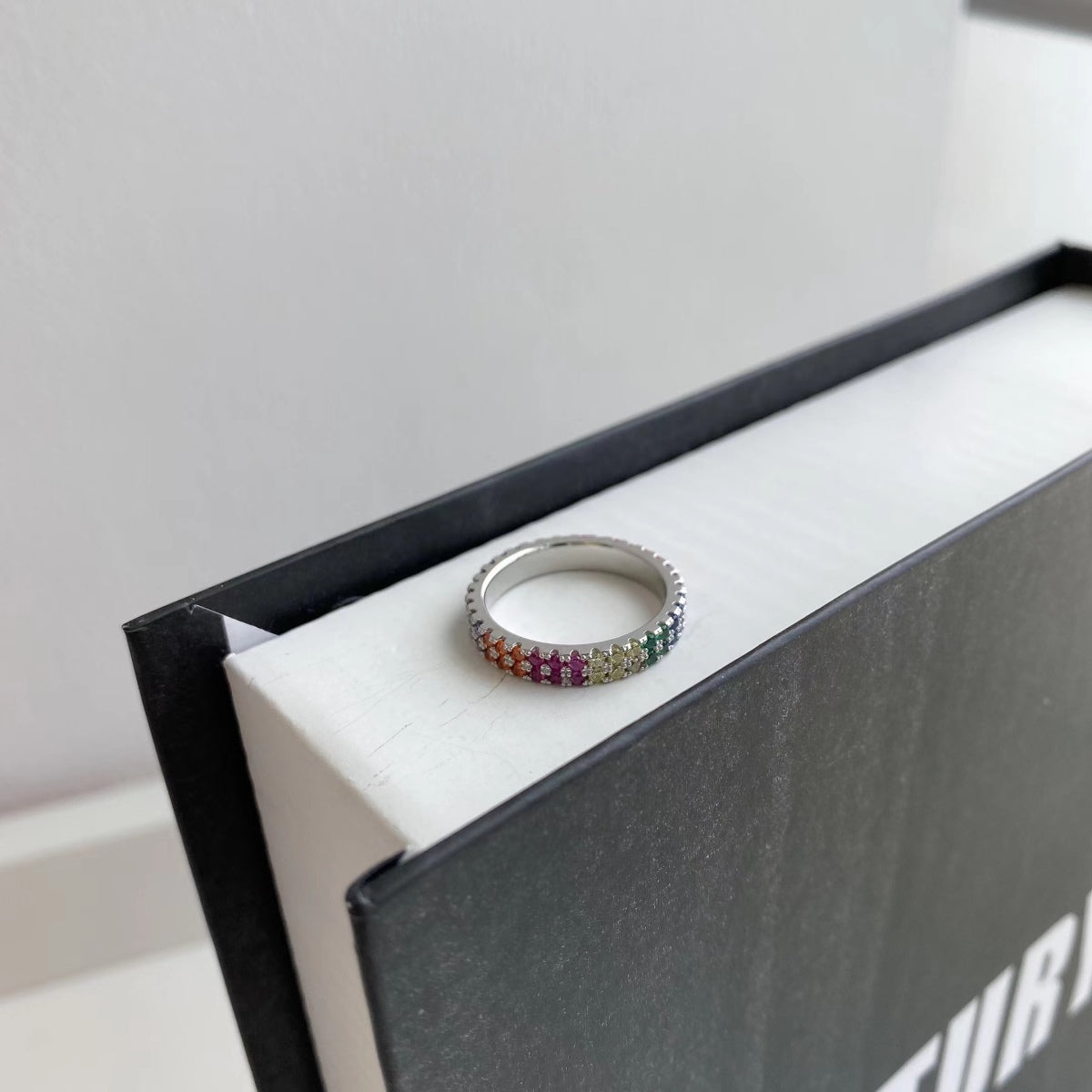 [Royal Jewelry]Unique Colorful Round Cut Tennis Ring