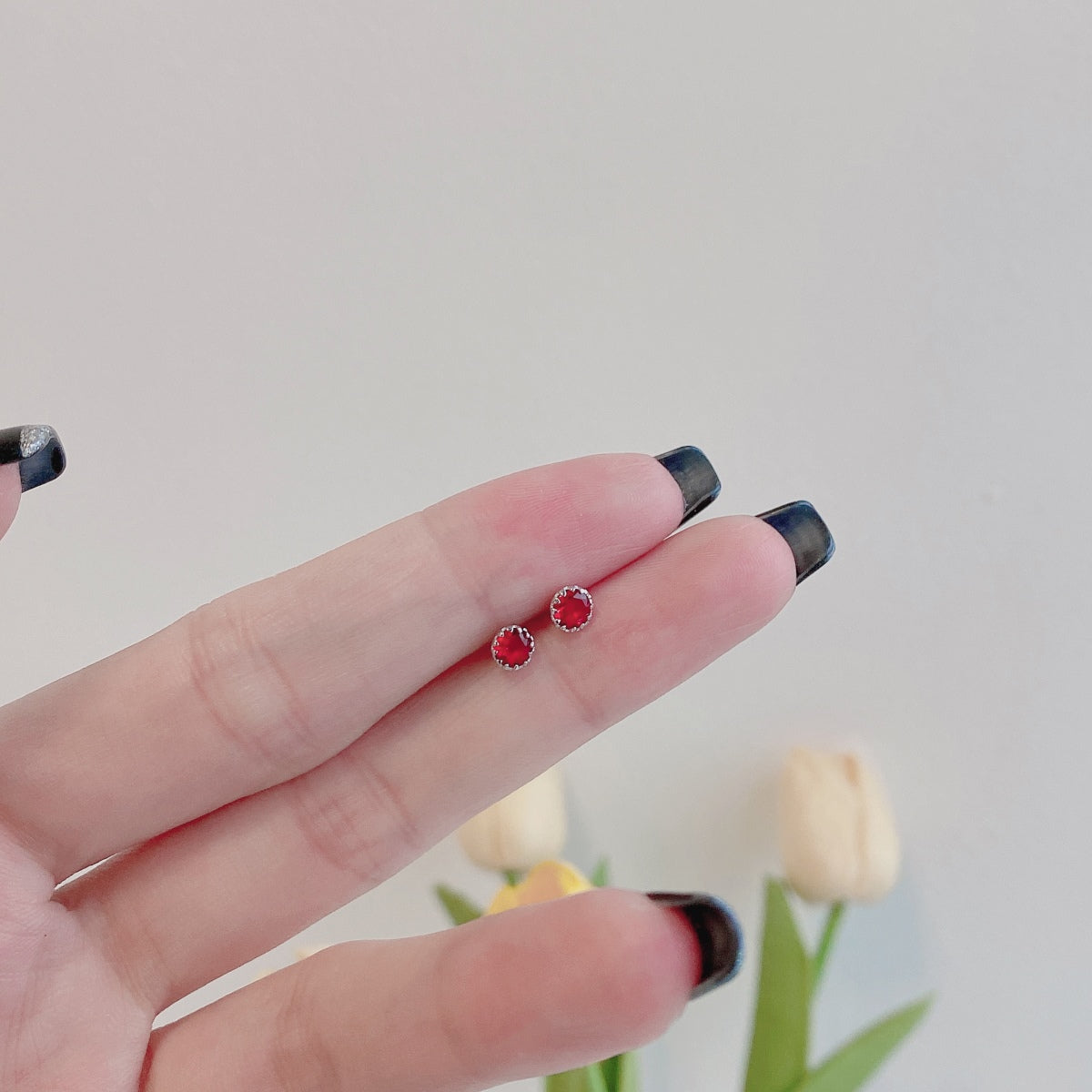 [Royal Jewelry]Sparkling Colorful Round Shape Earrings