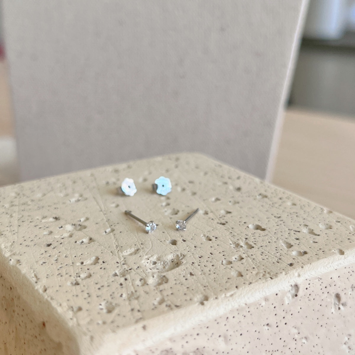 [Royal Jewelry]Delicate Solitaire Earrings