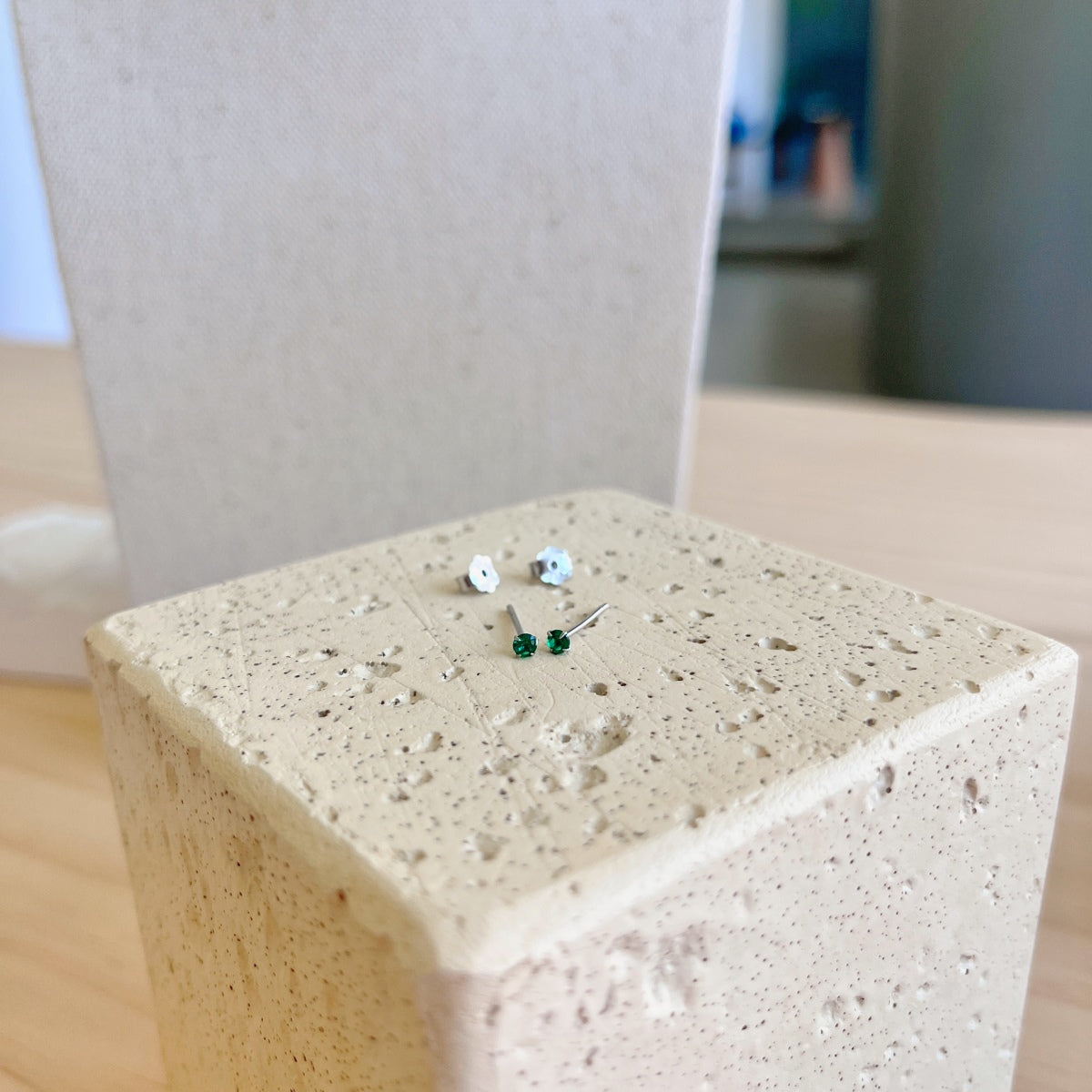 [Royal Jewelry]Delicate Solitaire Earrings