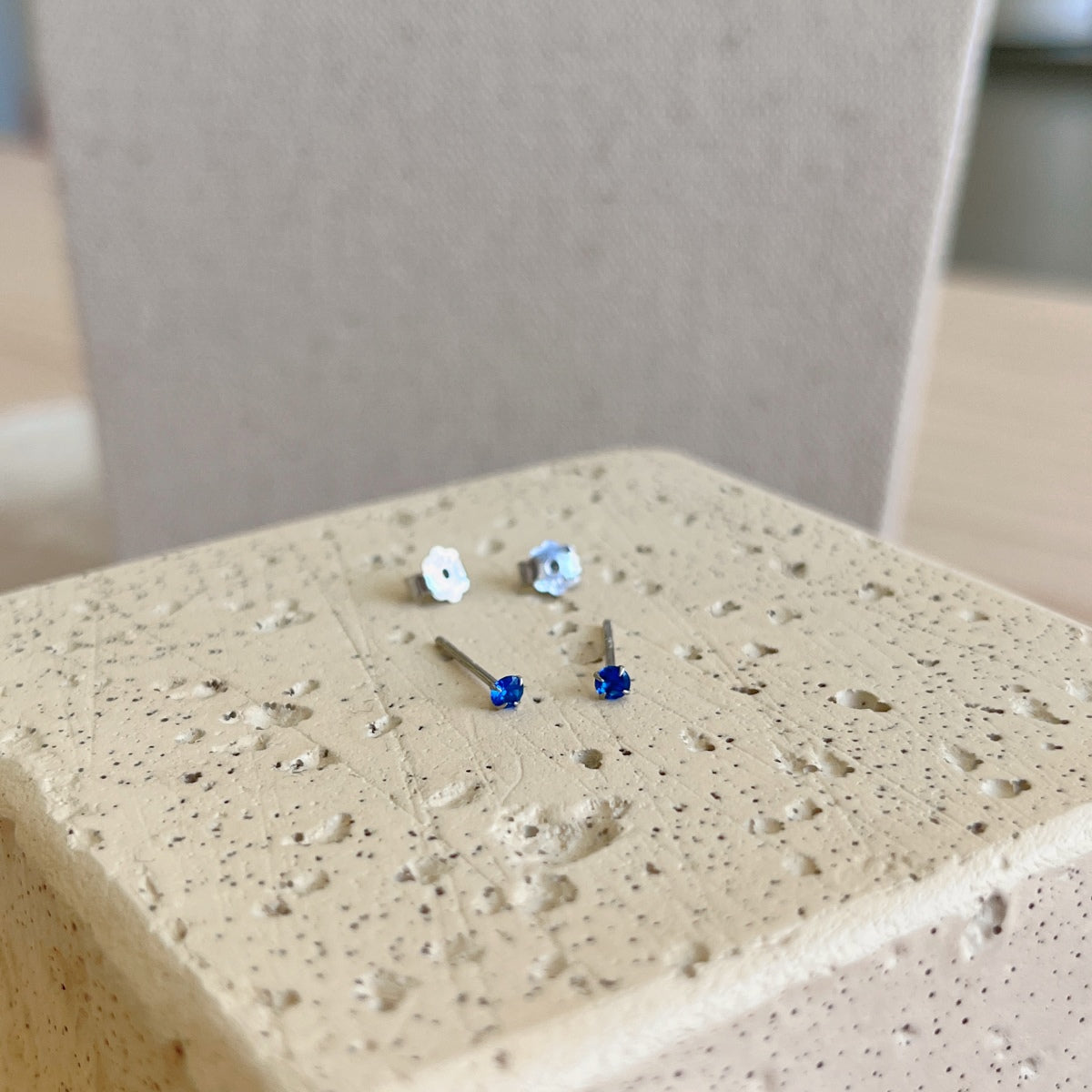 [Royal Jewelry]Delicate Solitaire Earrings