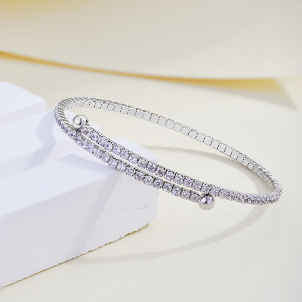 [Royal Jewelry]Row of Diamonds Round Fashion Bracelet