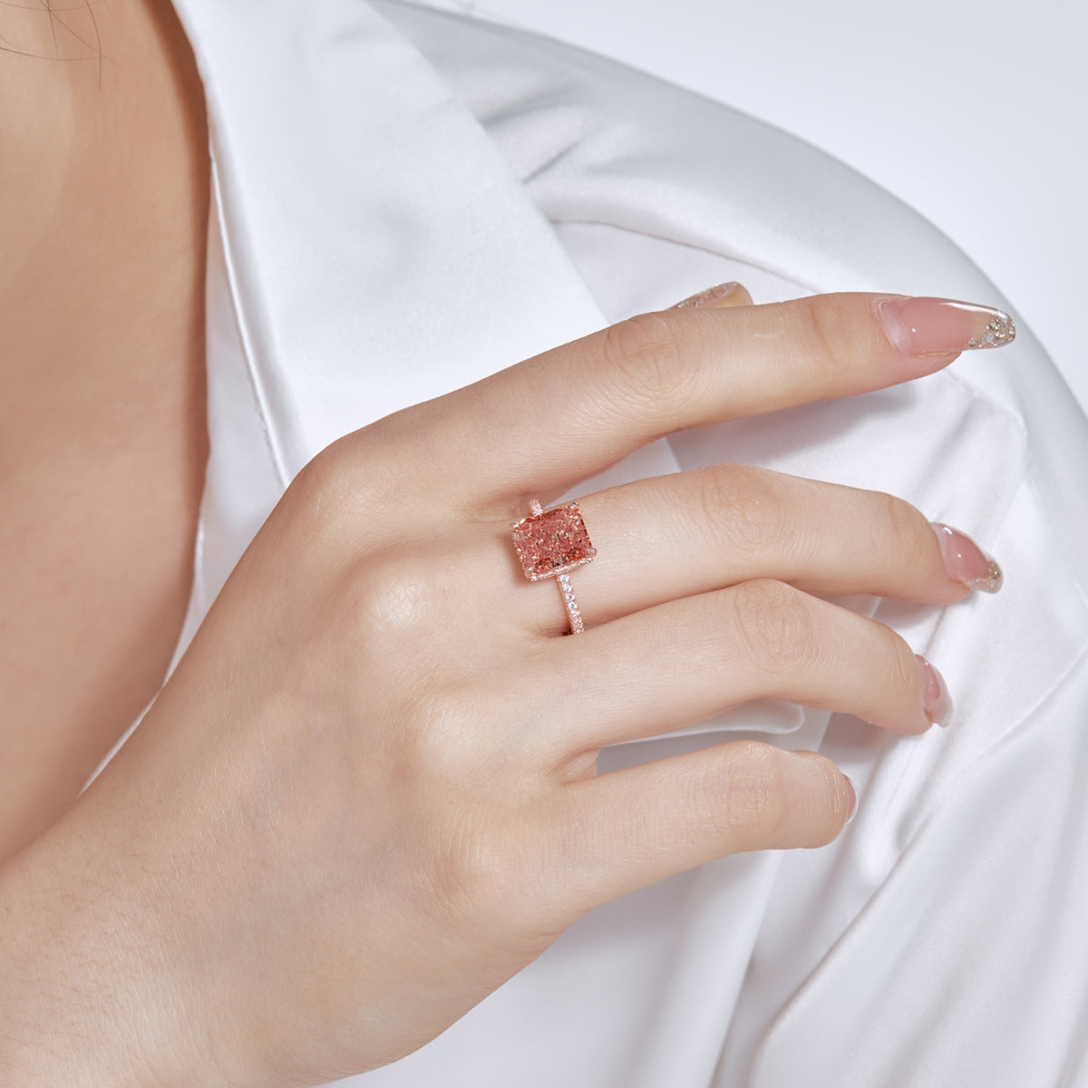 [Royal Jewelry]4.0 Carat Luxurious Engagement Ring