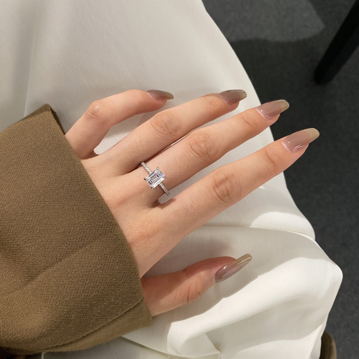 [Royal Jewelry]2.0 Carat Scintillating Ornate Radiant Cut Party Ring