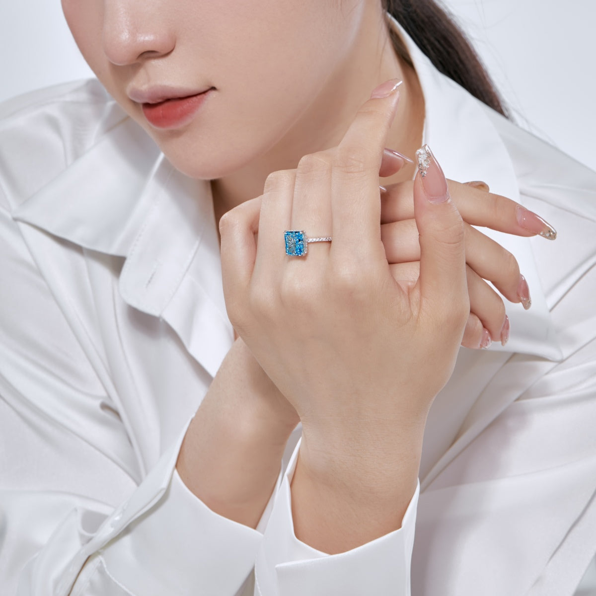 [Royal Jewelry]4.0 Carat Luxurious Engagement Ring