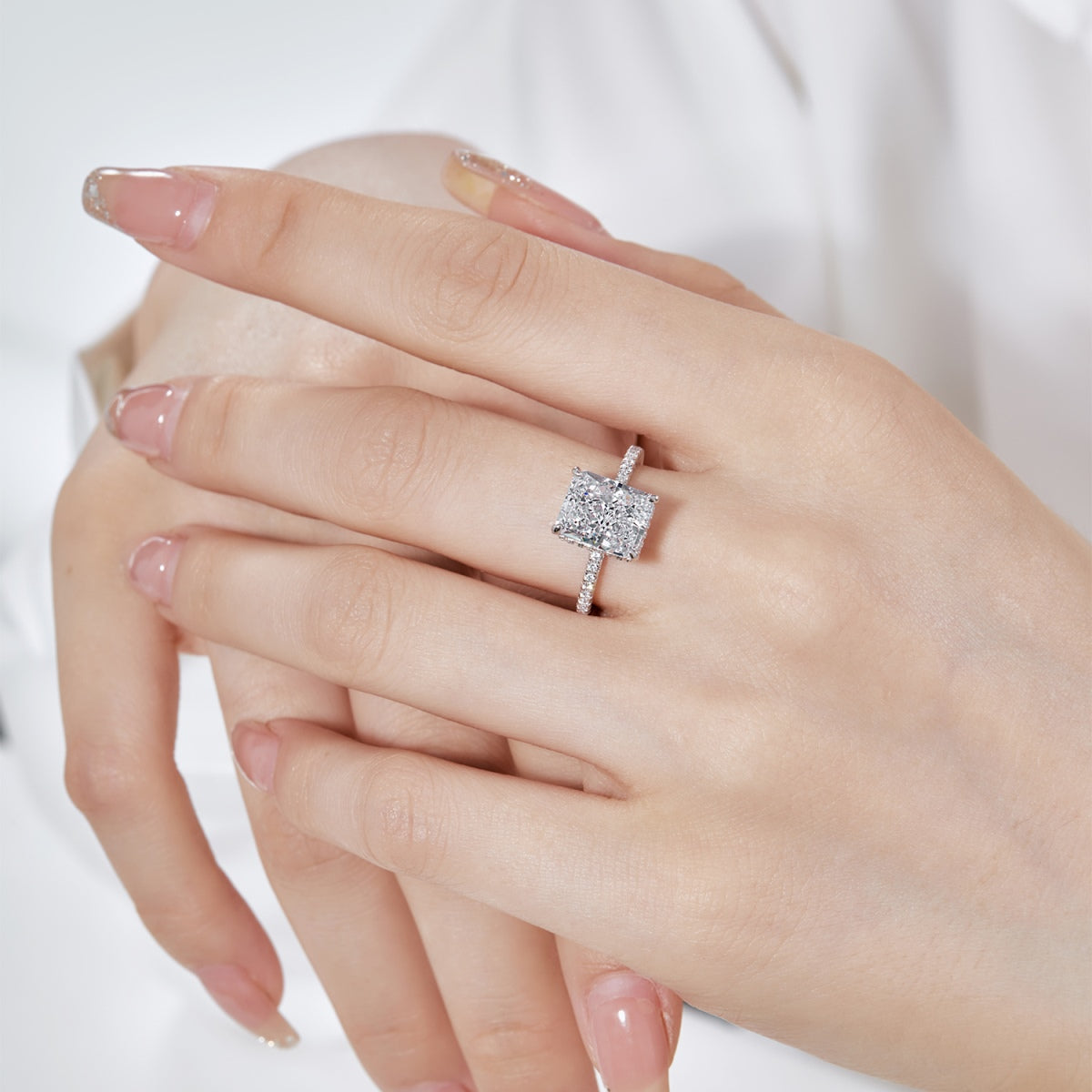 [Royal Jewelry]4.0 Carat Luxurious Engagement Ring
