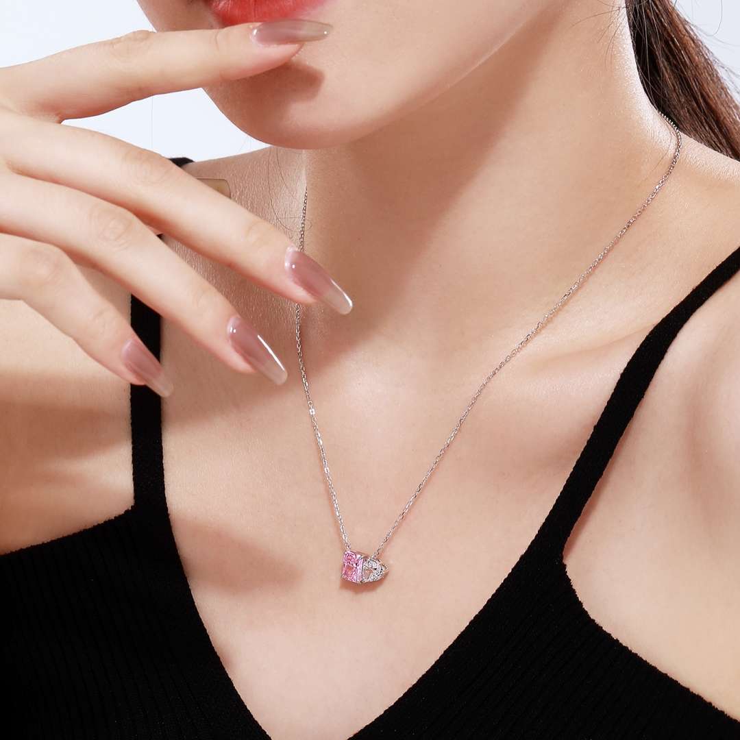 [Royal Jewelry]Dazzling Square & Heart Shape Necklace