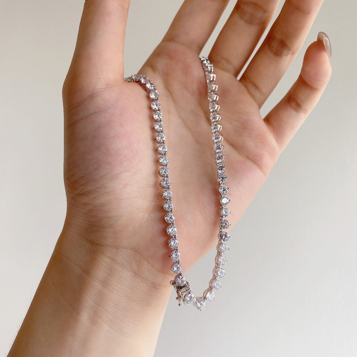 [Royal Jewelry]Ornate Heart Cut Tennis Necklace