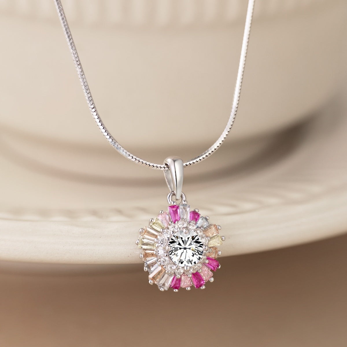 [Royal Jewelry]Charming Flower Colorful Necklace
