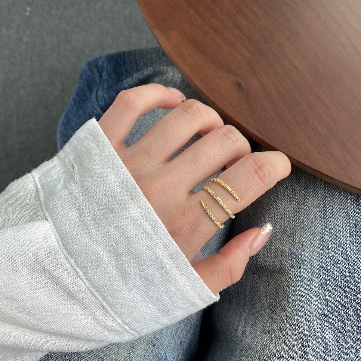 [Royal Jewelry]Unique Vibrant Entangle Daily Ring