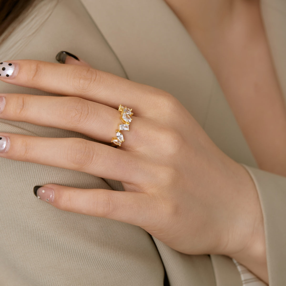[Royal Jewelry]Delicate Multi Cut Ring