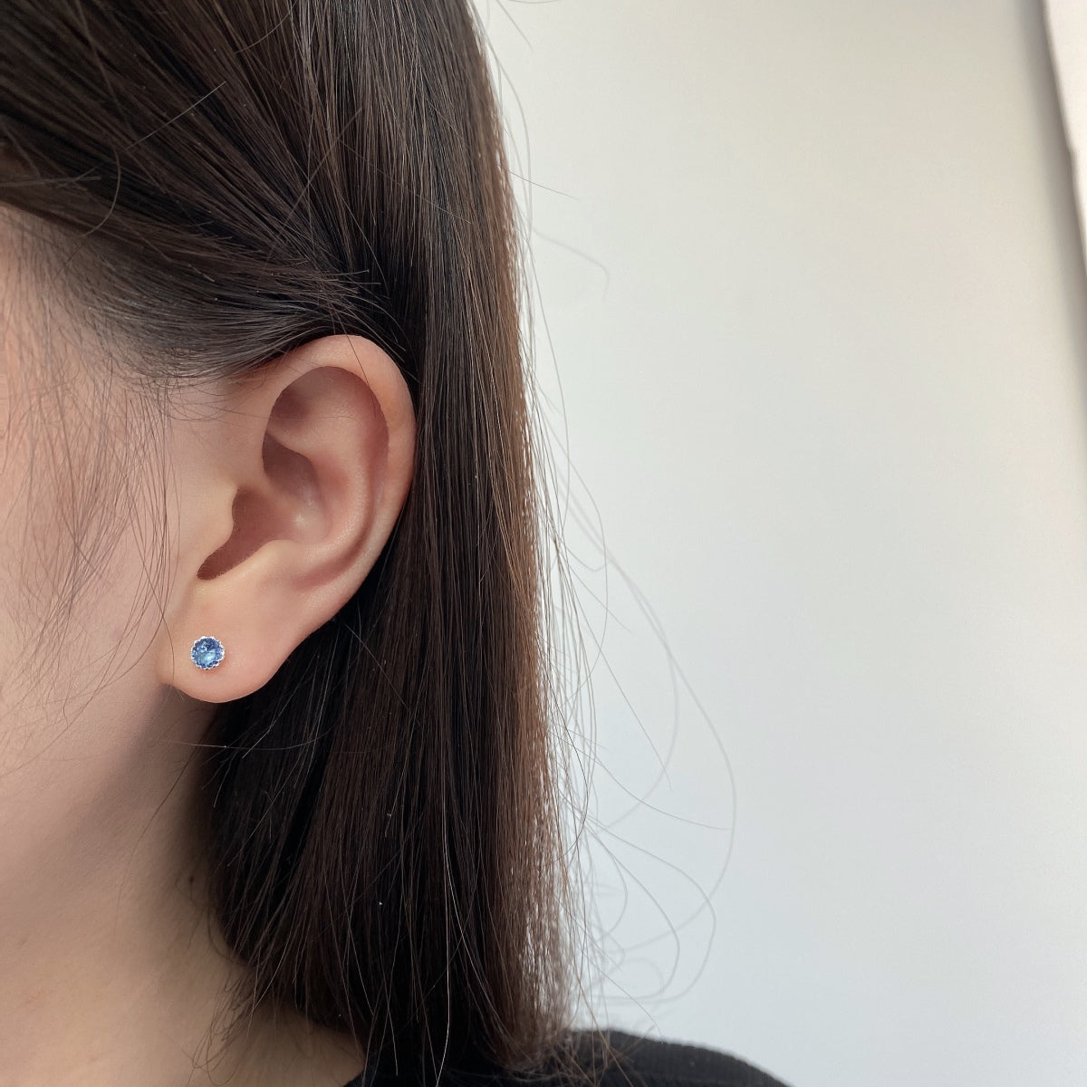 [Royal Jewelry]Sparkling Colorful Round Shape Earrings