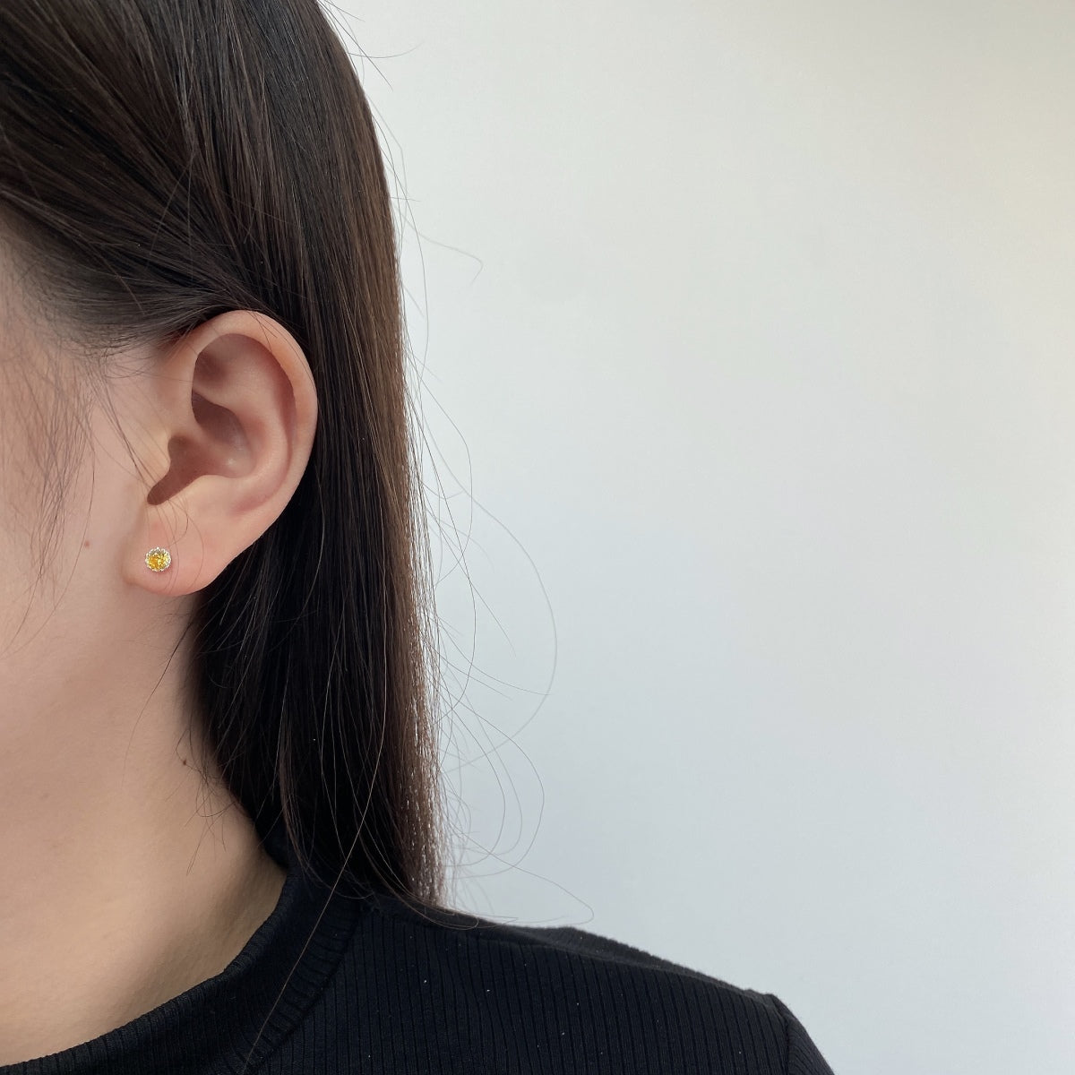 [Royal Jewelry]Sparkling Colorful Round Shape Earrings
