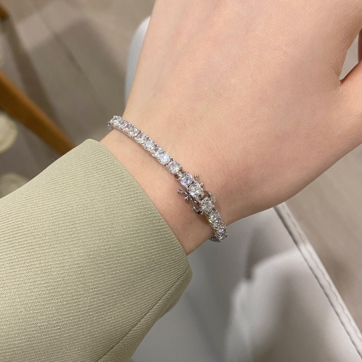 [Royal Jewelry]Luxurious Ornate Round Cut Tennis Bracelet