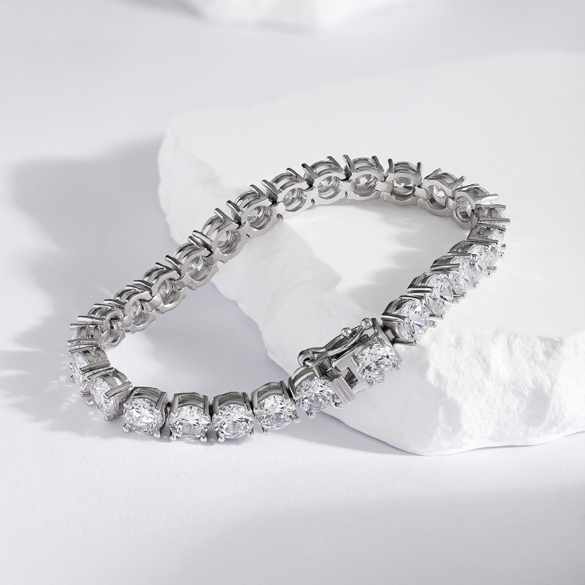 [Royal Jewelry]0.75 Carat Dazzling Round Cut Wedding Bracelet