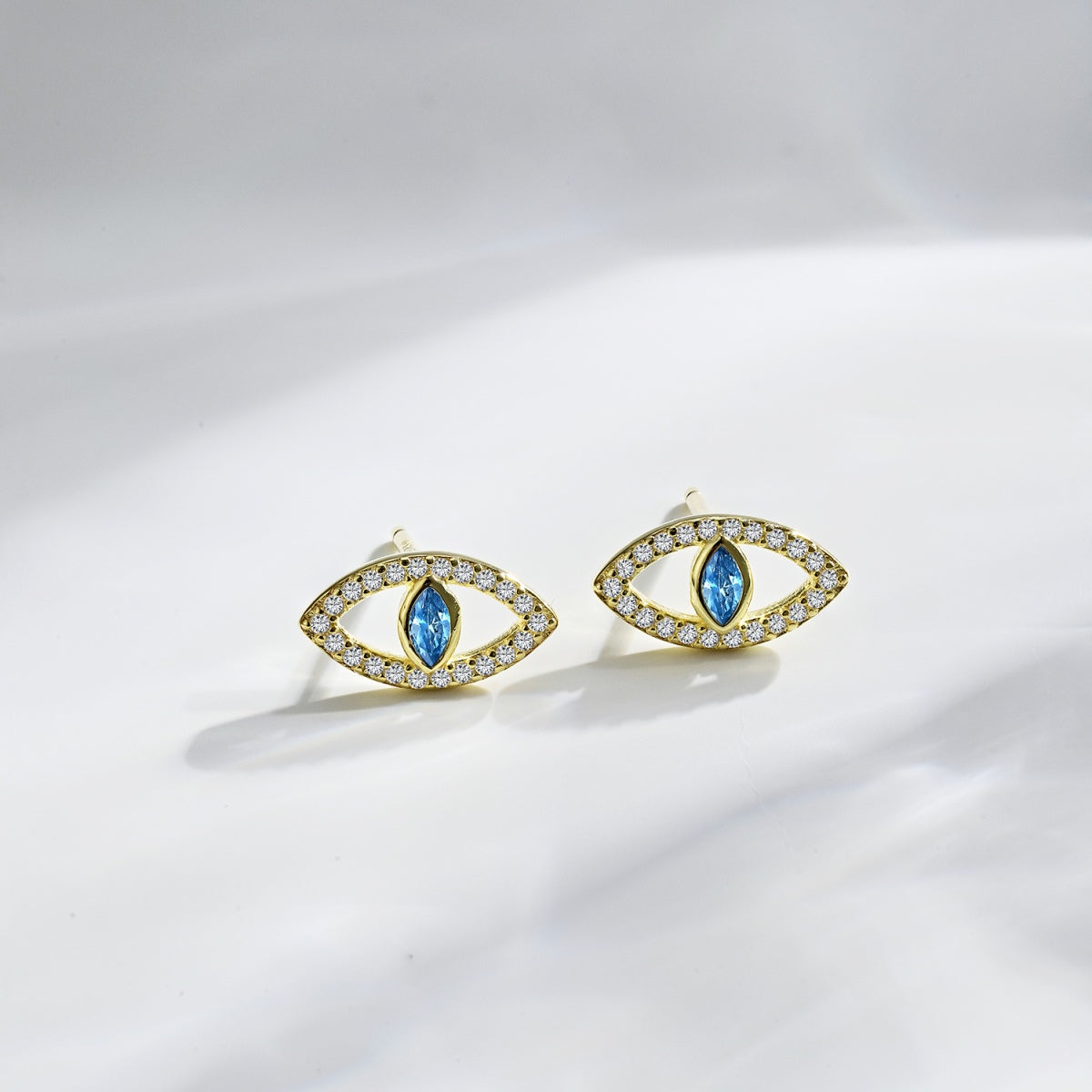[Royal Jewelry]Blue Devil Eyes Hollow Stud Earrings