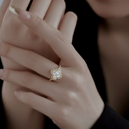 [Royal Jewelry]Luxurious Eternity Flower Shape Banquet Ring
