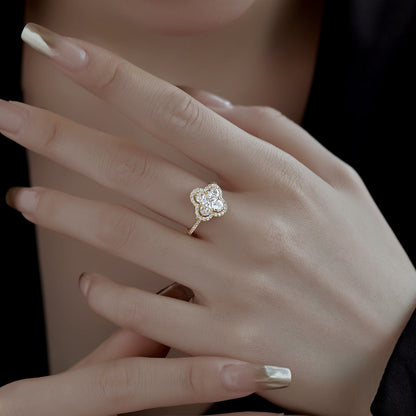 [Royal Jewelry]Luxurious Eternity Flower Shape Banquet Ring