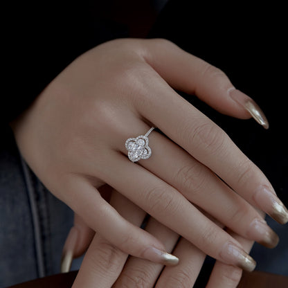 [Royal Jewelry]Luxurious Eternity Flower Shape Banquet Ring