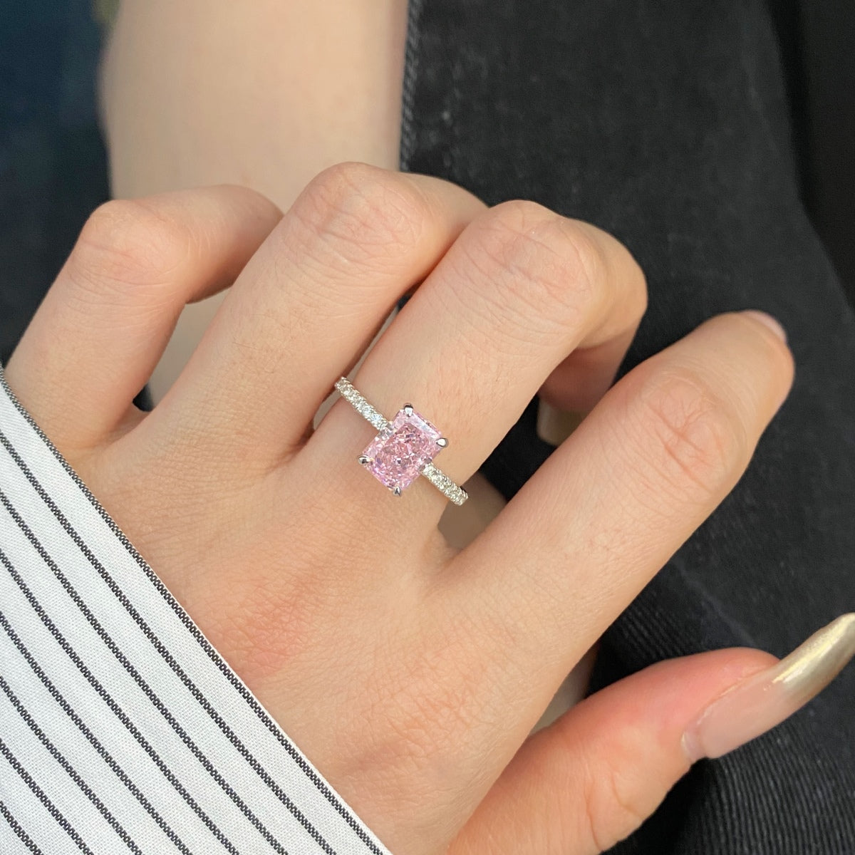 [Royal Jewelry]2.0 Carat Dazzling Sparkling Radiant Cut Party Ring