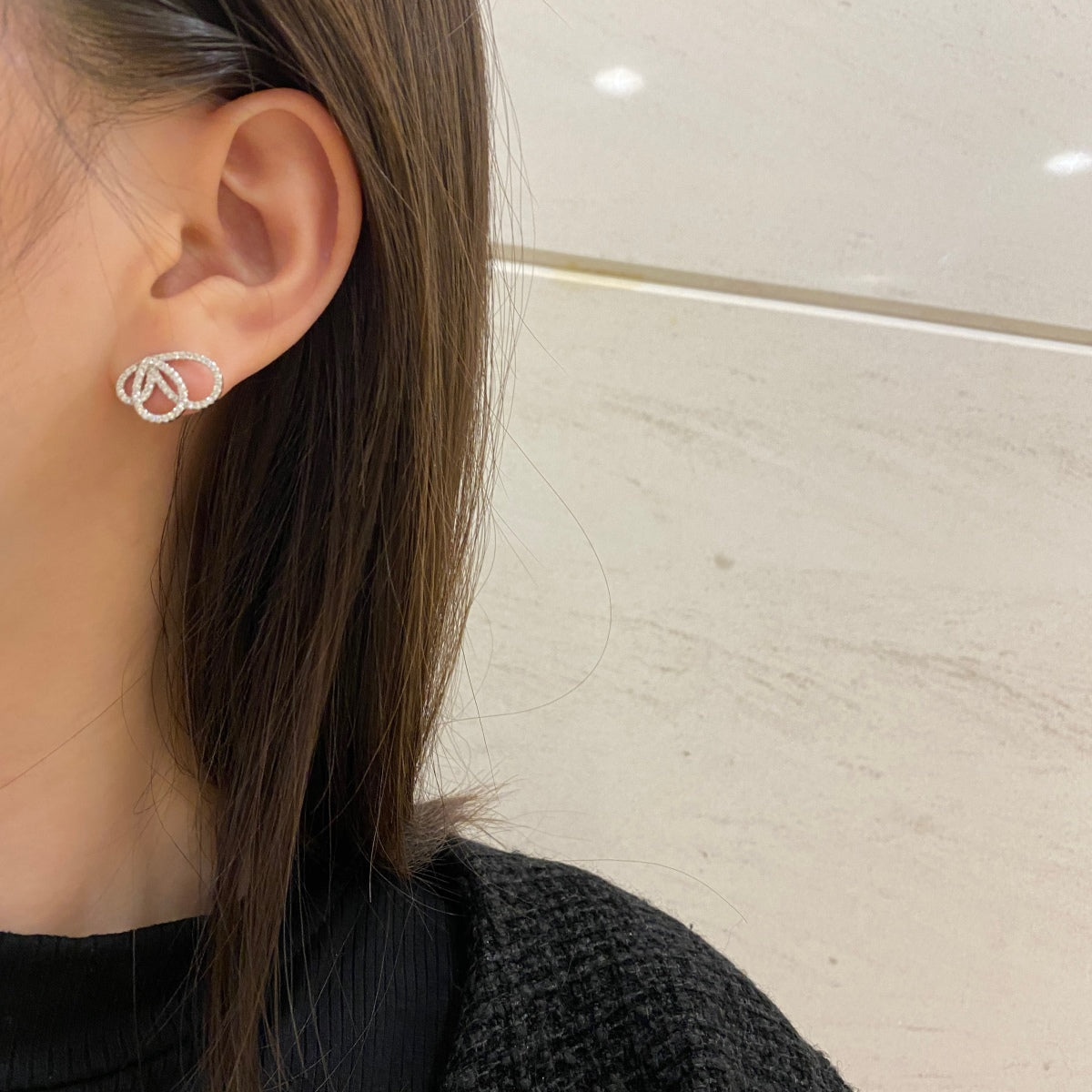 [Royal Jewelry]Exquisite Butterfly Shape Earrings