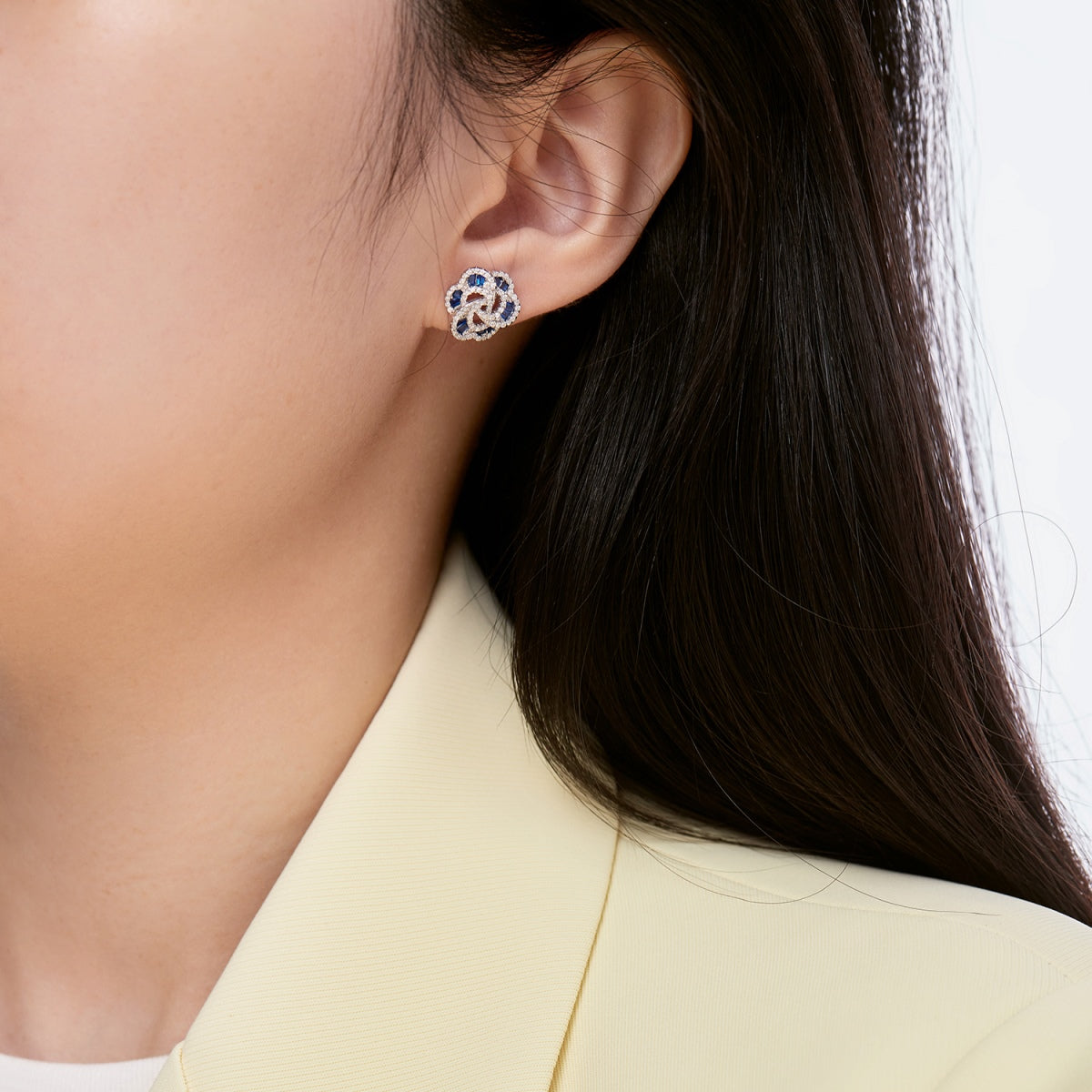 [Royal Jewelry]Exquisite Flower Shape Daily Earrings