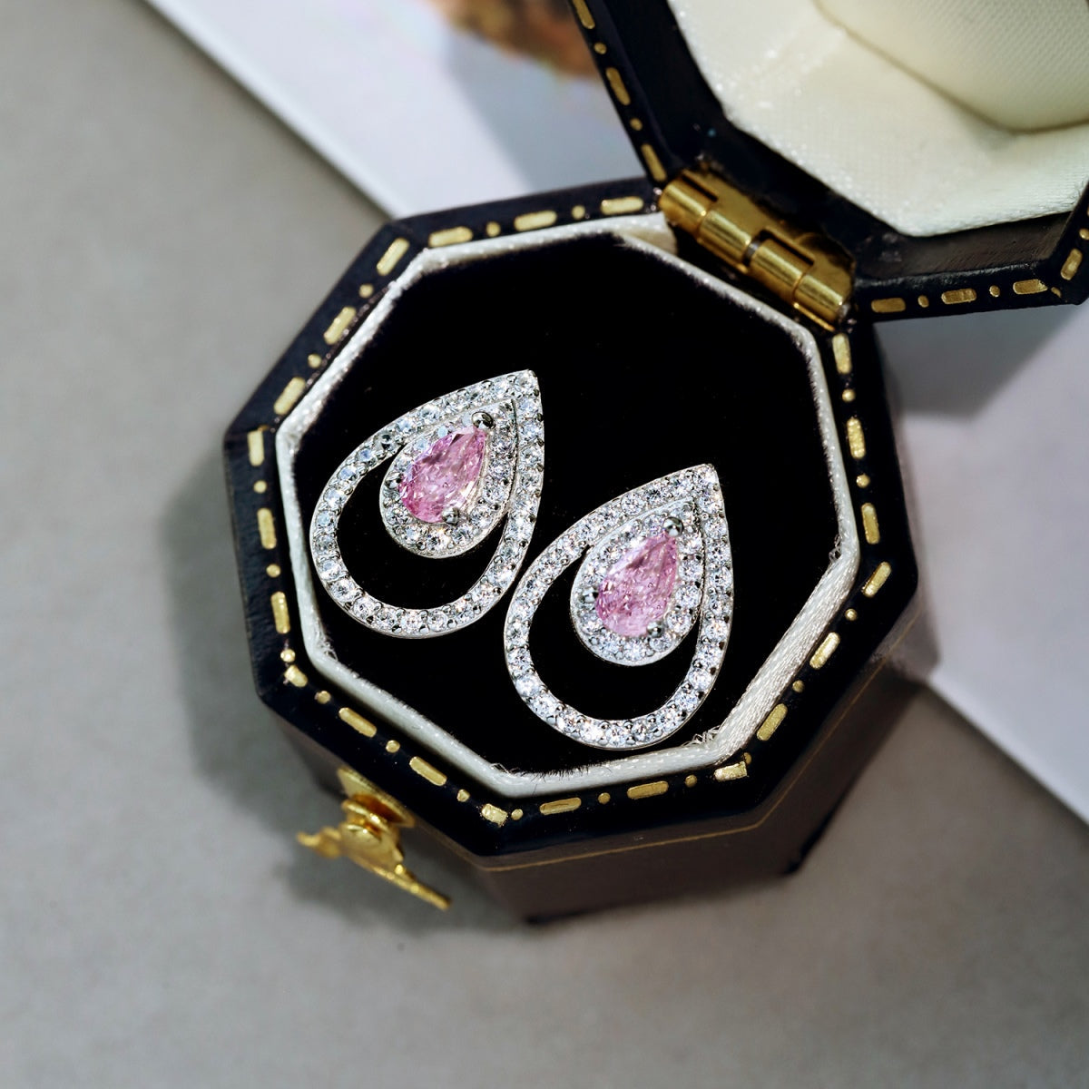 [Royal Jewelry]Sparkling Delicate Water Drop Shape Daily Earrings