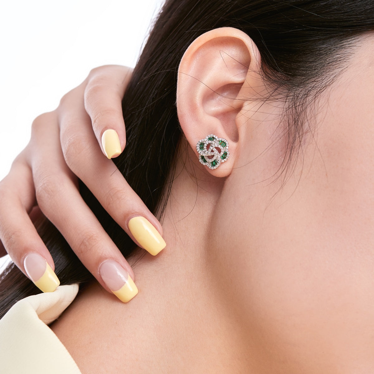[Royal Jewelry]Exquisite Flower Shape Daily Earrings