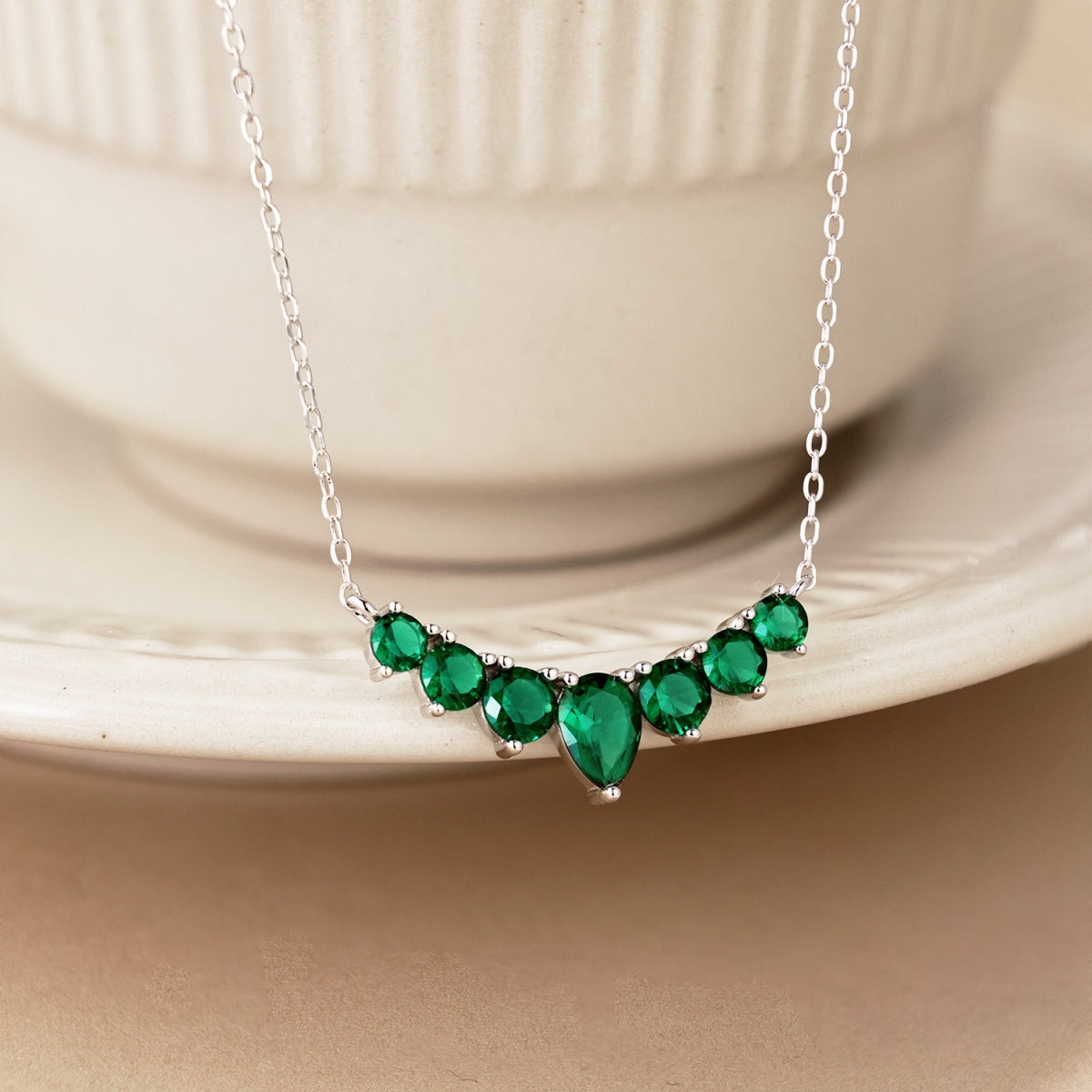 [Royal Jewelry]Dainty Colorful Heart Necklace