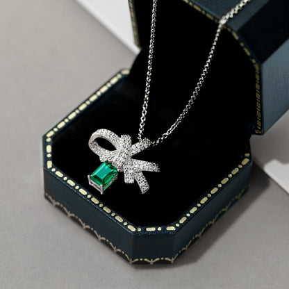 [Royal Jewelry]Luxurious Flower Shape Emerald Cut Necklace