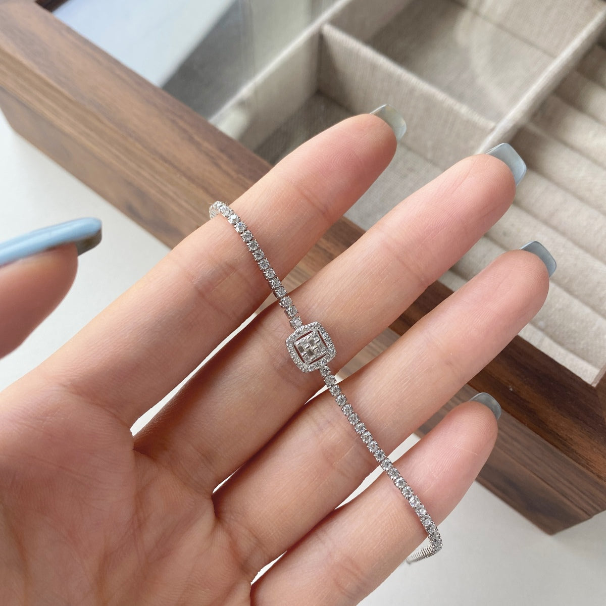 [Royal Jewelry]Luxurious Dazzling Square Shape Banquet Bracelet