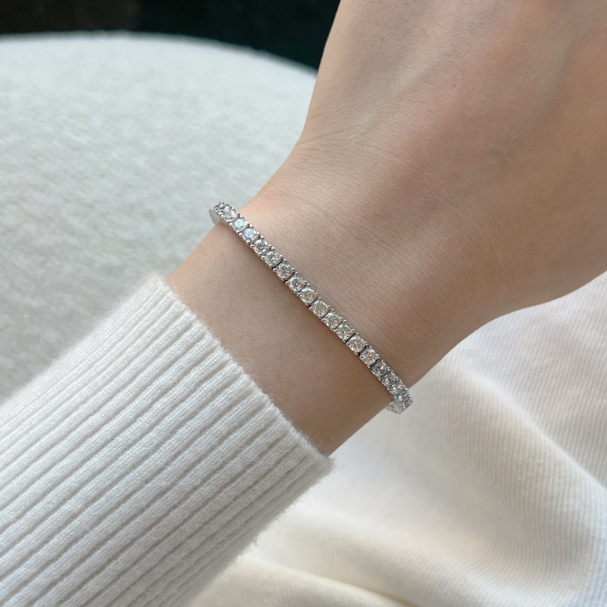 [Royal Jewelry]Dainty Charming Round Cut Tennis Bracelet