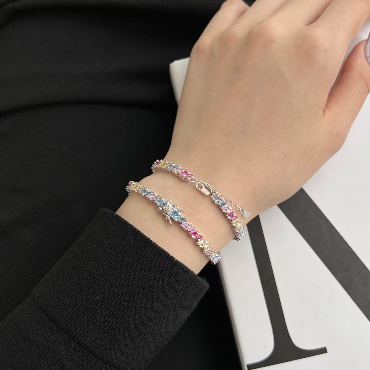 [Royal Jewelry]Ornate Sparkling Multi Cut Party Bracelet
