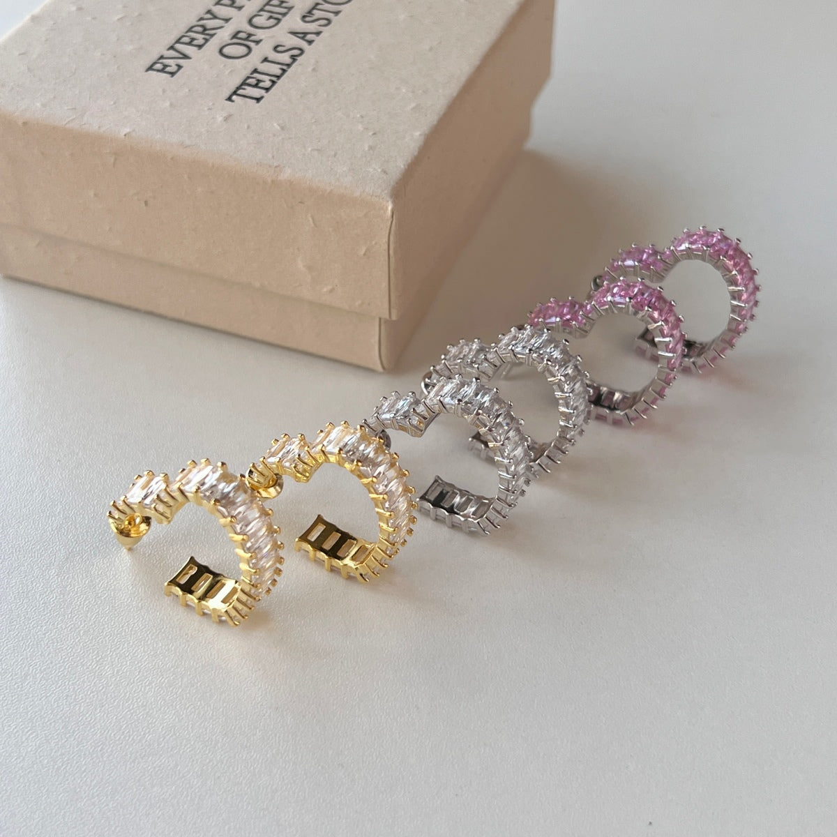 [Royal Jewelry]Radiant Heart Cutout Earrings