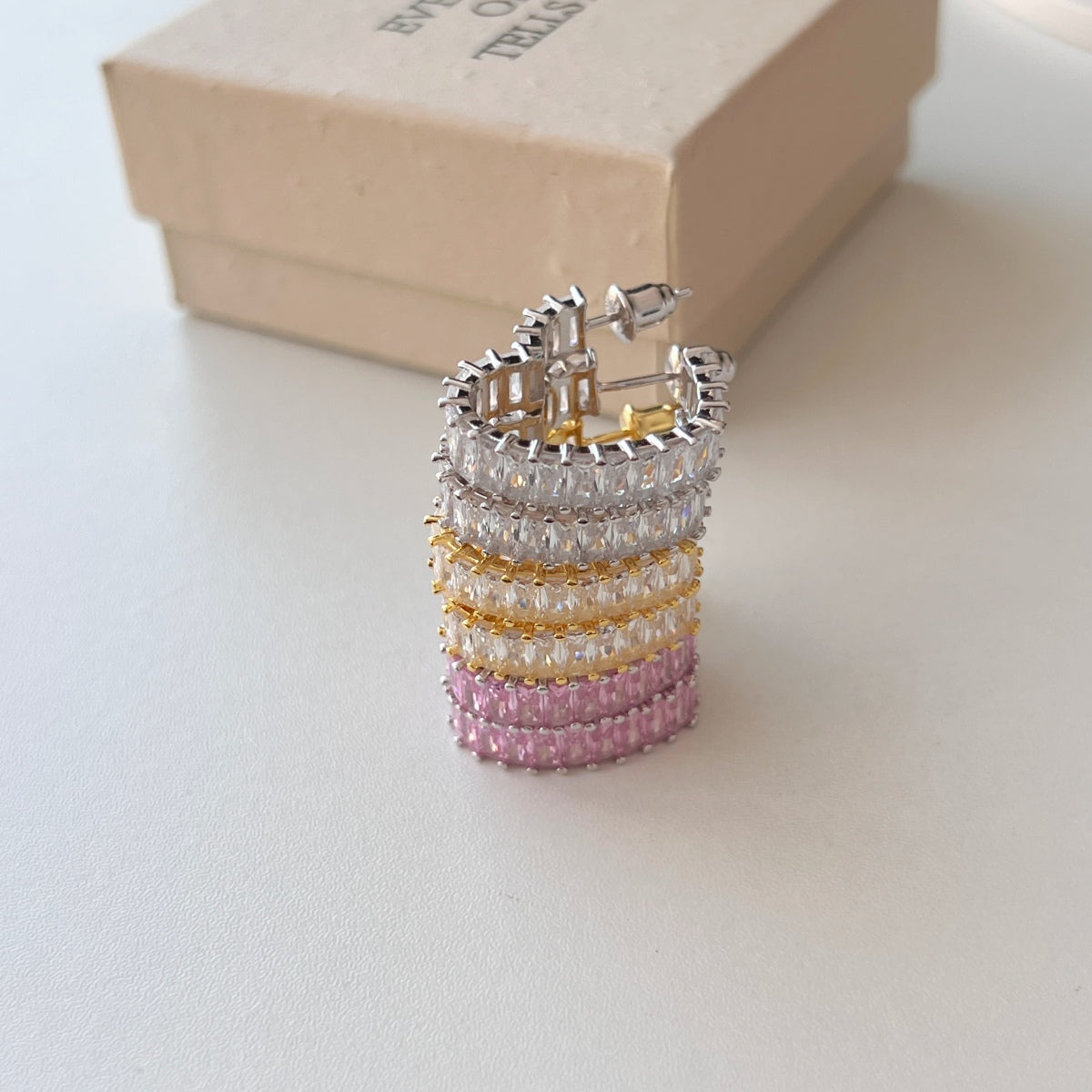 [Royal Jewelry]Radiant Heart Cutout Earrings