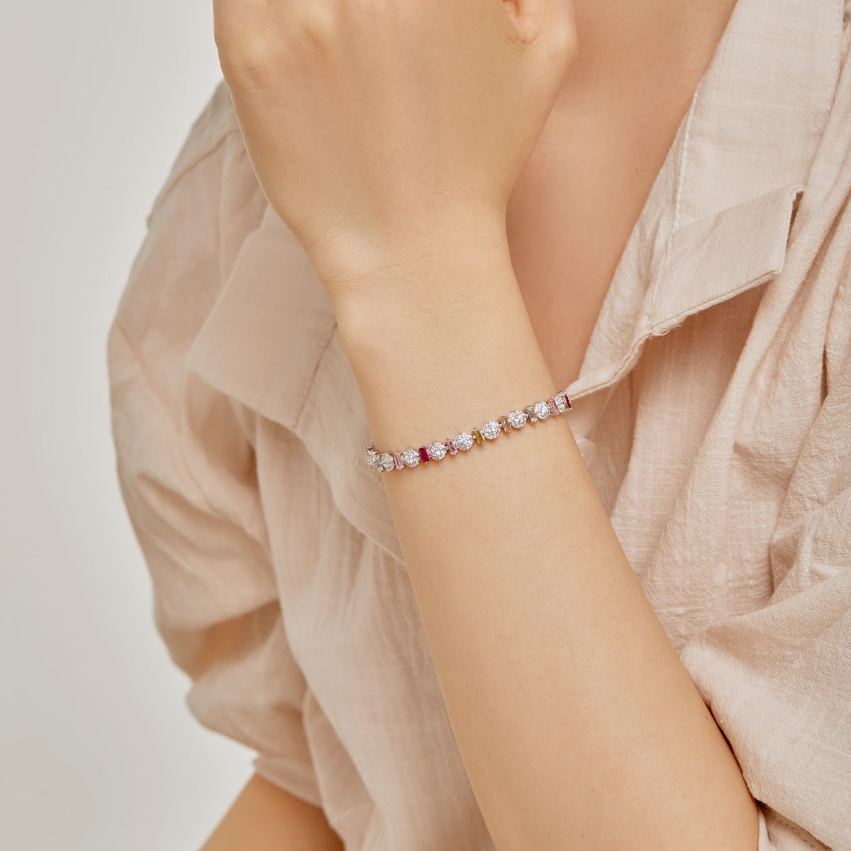 [Royal Jewelry]Radiant Colorful Round Shape Daily Bracelet
