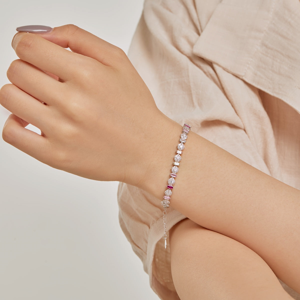 [Royal Jewelry]Radiant Colorful Round Shape Daily Bracelet