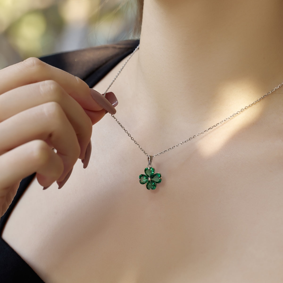[Royal Jewelry]Heart-Shaped Four-Leaf Clover Bead Necklace