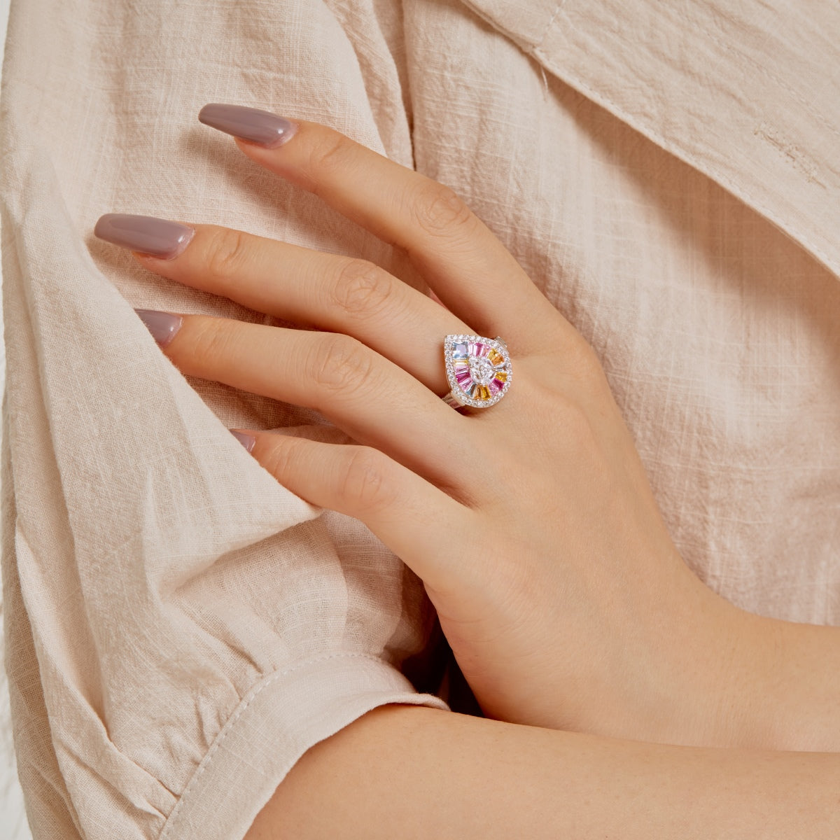 [Royal Jewelry]Elegant Colorful Water Drop Shape Banquet Ring