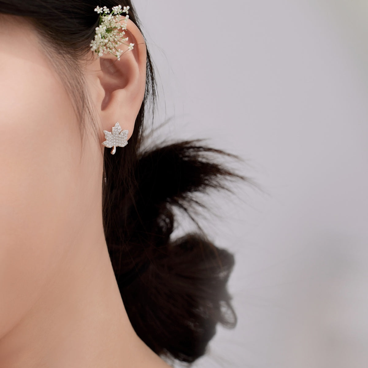 [Royal Jewelry]Exquisite Maple Leaf Design Earrings