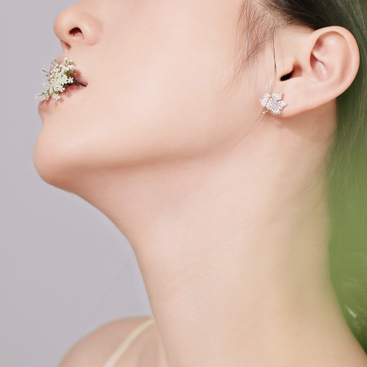 [Royal Jewelry]Exquisite Maple Leaf Design Earrings