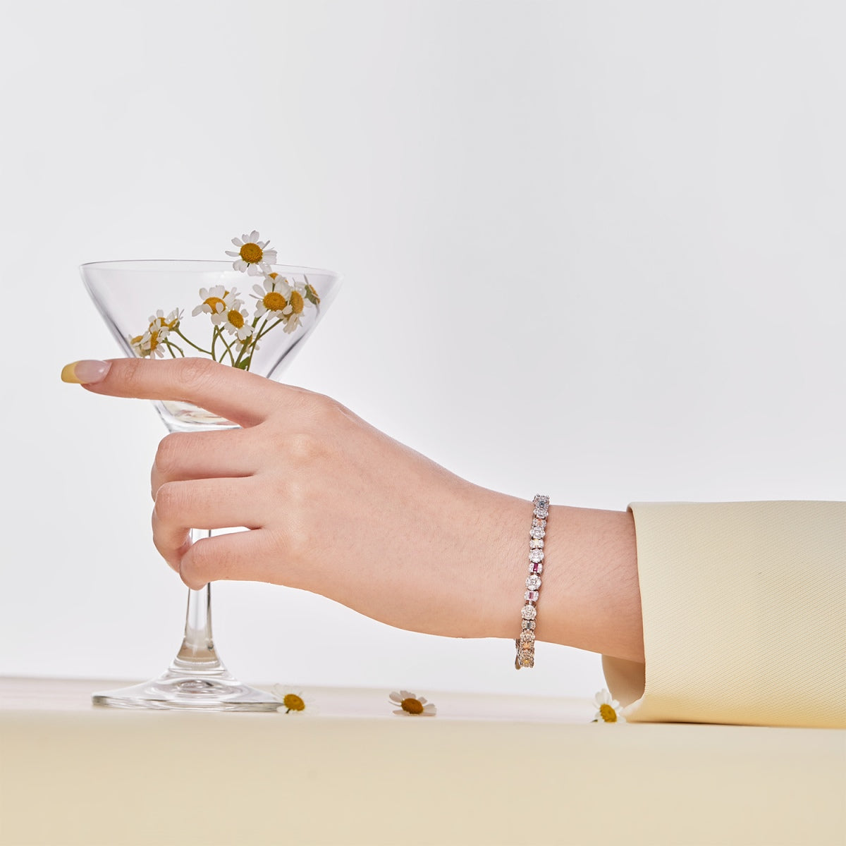 [Royal Jewelry]Dazzling Radiant Multi Cut Daily Bracelet